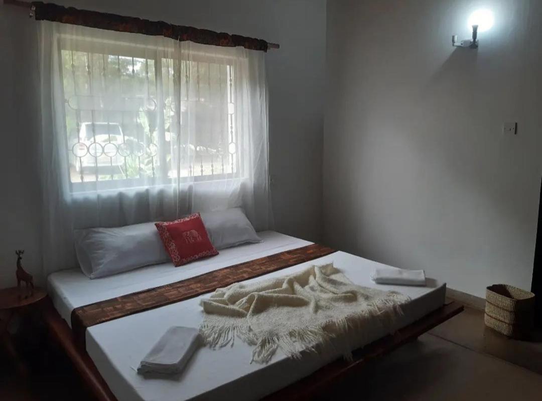 Bed and Breakfast Walk With Us Africa à Moshi Extérieur photo