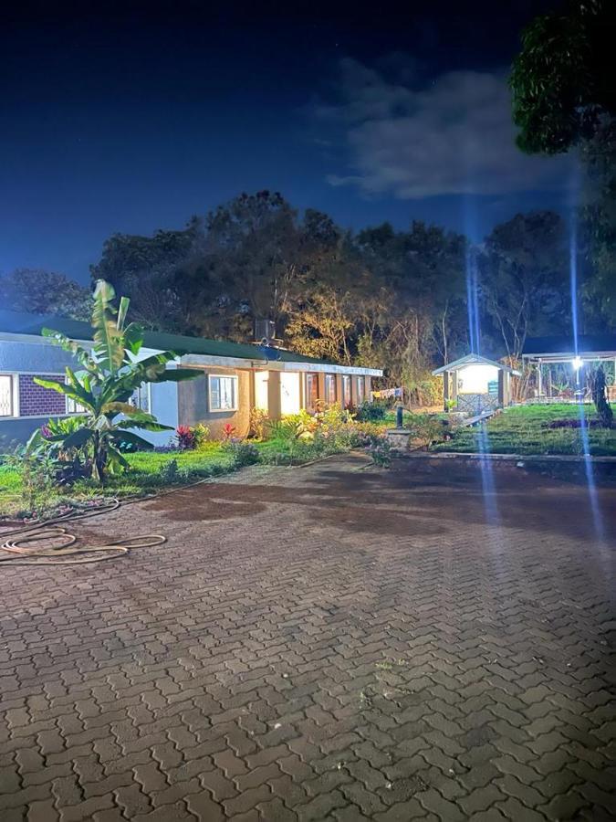 Bed and Breakfast Walk With Us Africa à Moshi Extérieur photo