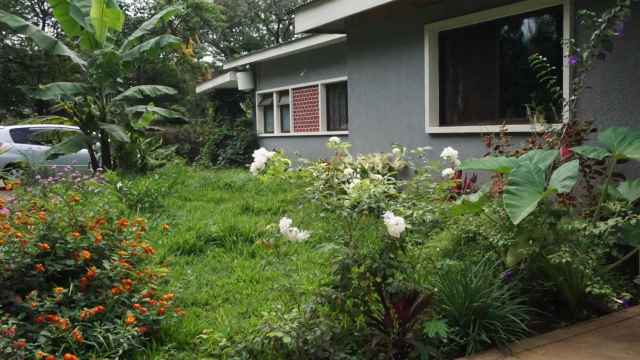 Bed and Breakfast Walk With Us Africa à Moshi Extérieur photo