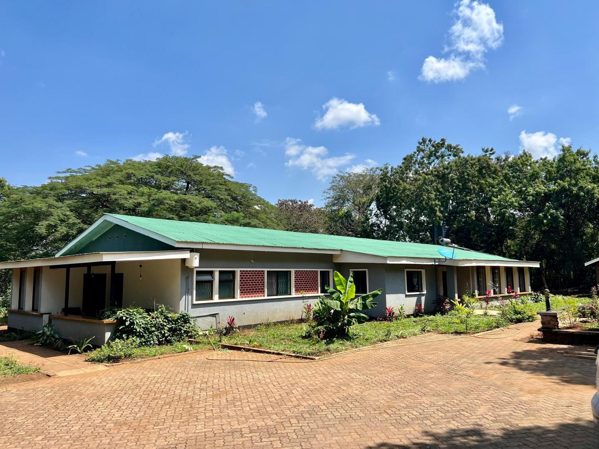 Bed and Breakfast Walk With Us Africa à Moshi Extérieur photo