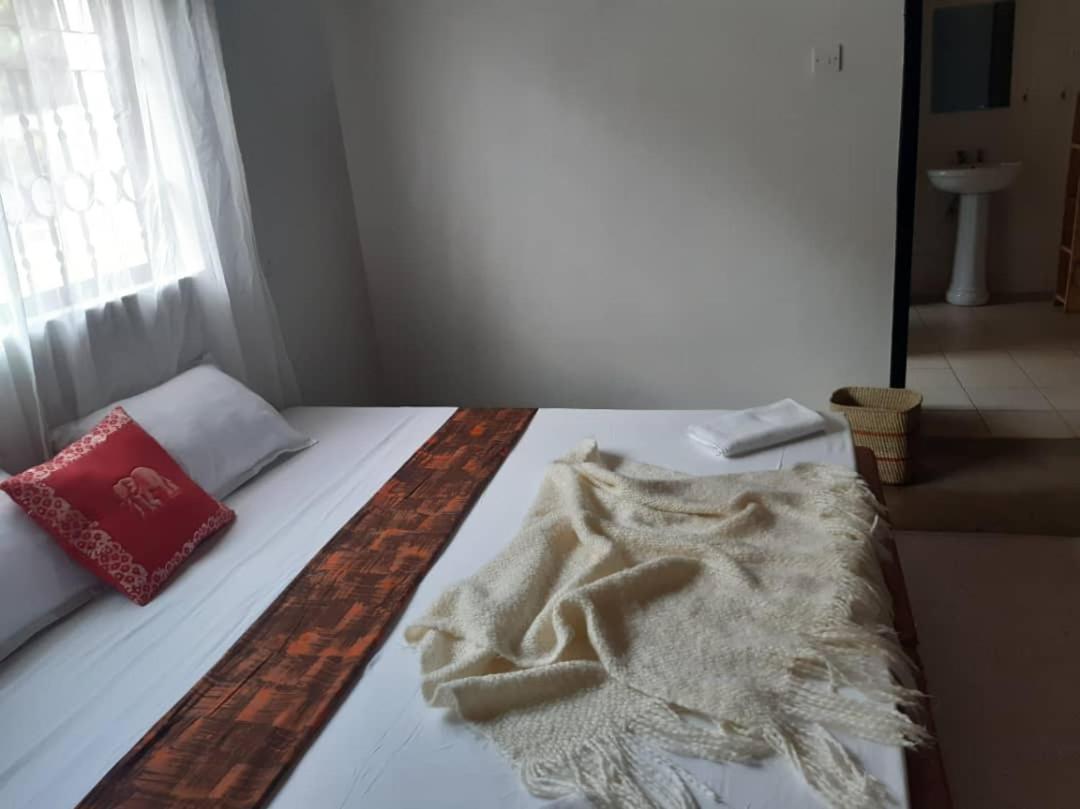 Bed and Breakfast Walk With Us Africa à Moshi Chambre photo